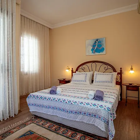 Selimiye Meltem's * Μαρμαρίς